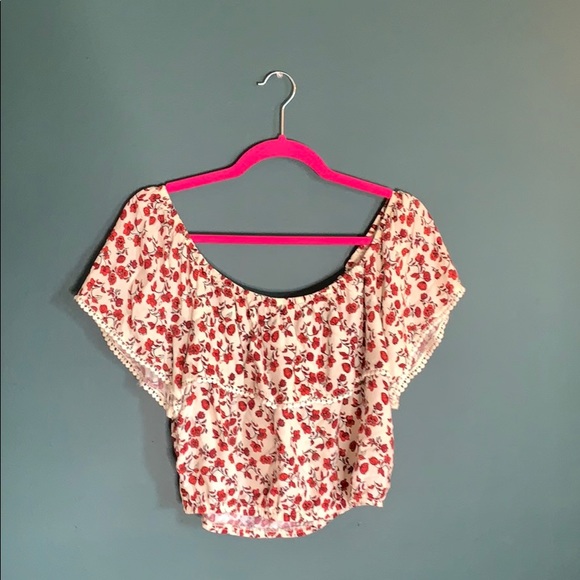 Crop Roses 🌹 Top - Picture 2 of 3